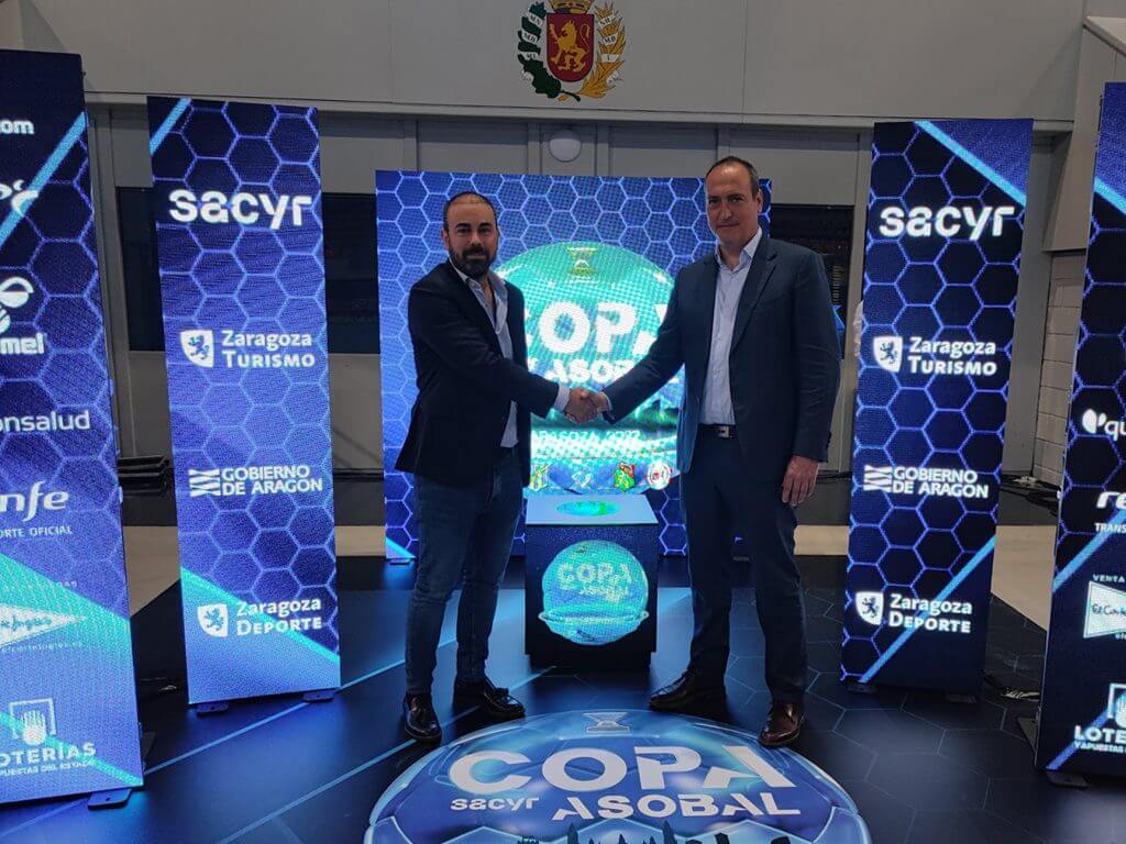 Eugeni Escrig, socio de Berrly, y Servando Revuelta, presidente de ASOBAL Eugeni Escrig, socio de Berrly, y Servando Revuelta, presidente de ASOBAL